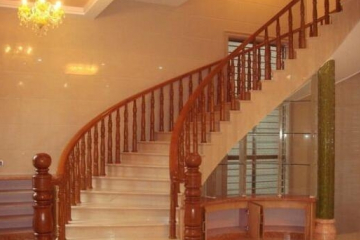 楼梯装修用什么材料好？