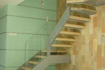 单跑楼梯和双跑楼梯的区别 单跑楼梯有什么优点？