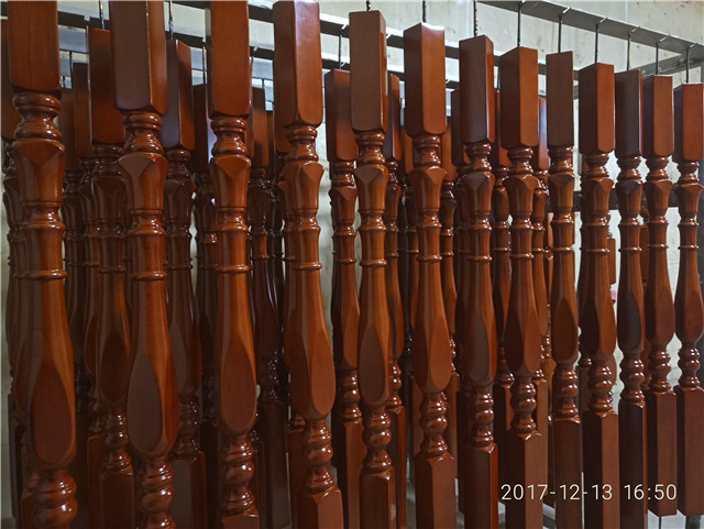 定制各种精美红橡榉木实木楼梯立柱扶手配件定做实木楼梯配件